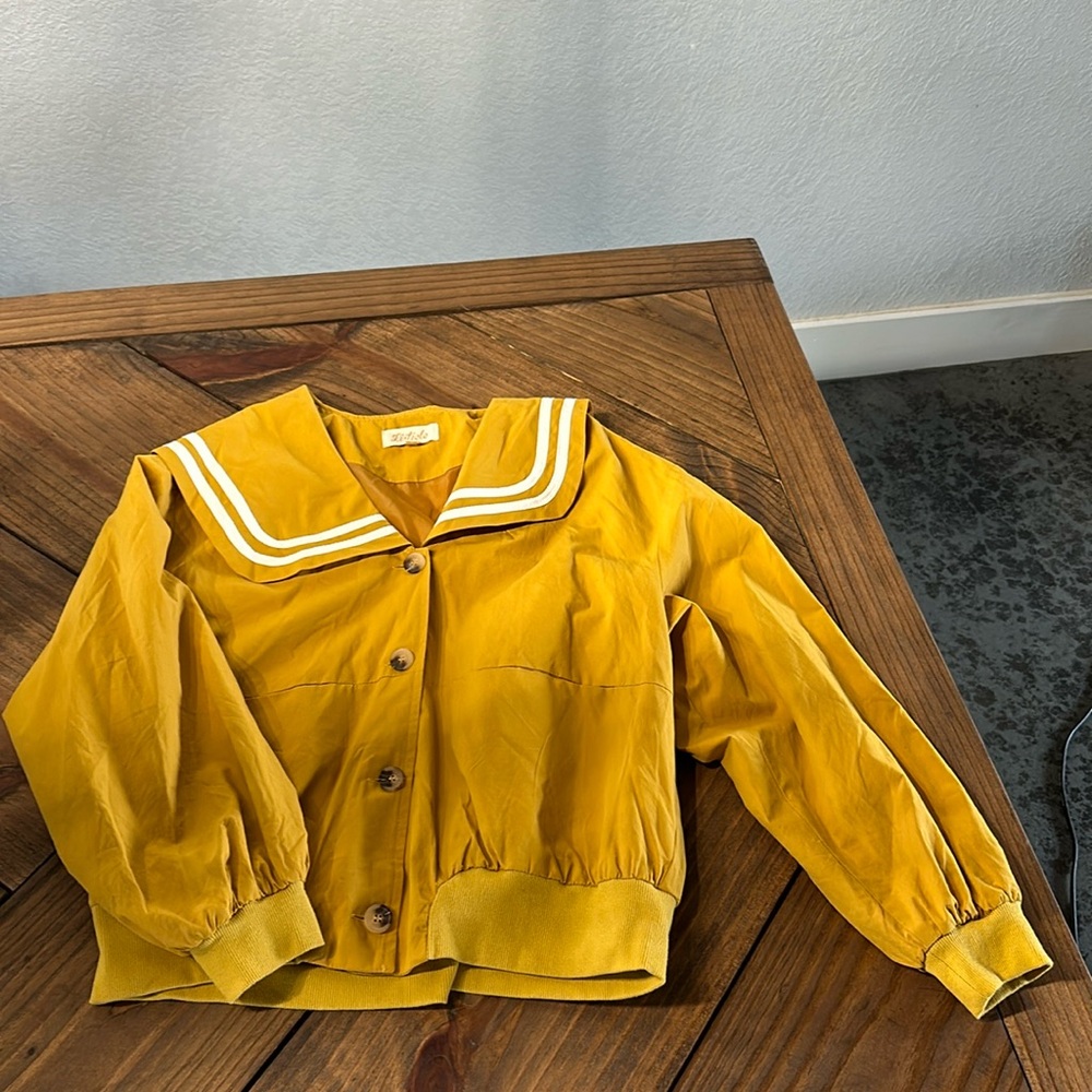 Mustard top